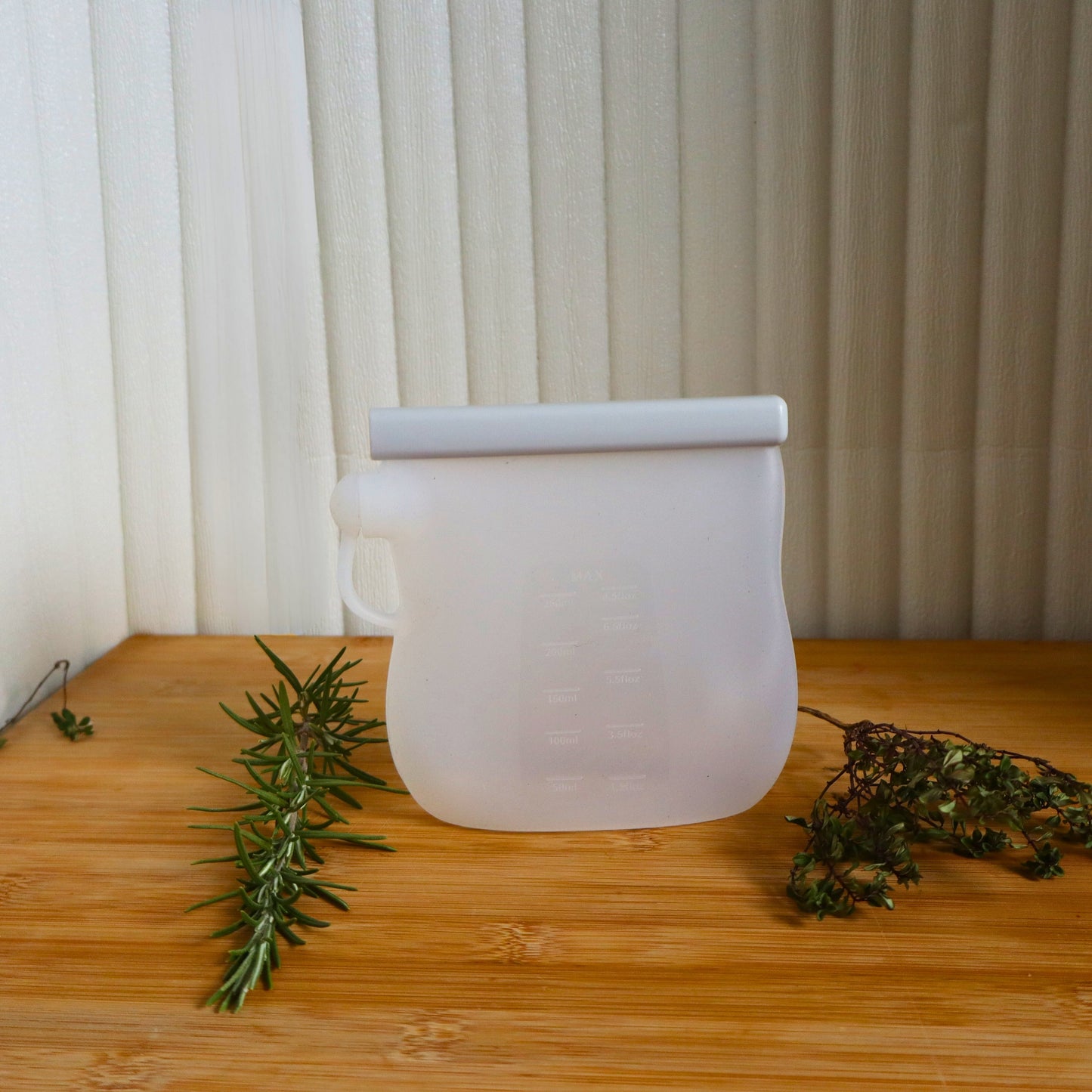 Reusable Silicone Food Pouches 240ml & 250ml - For Milk, Purees & Snacks